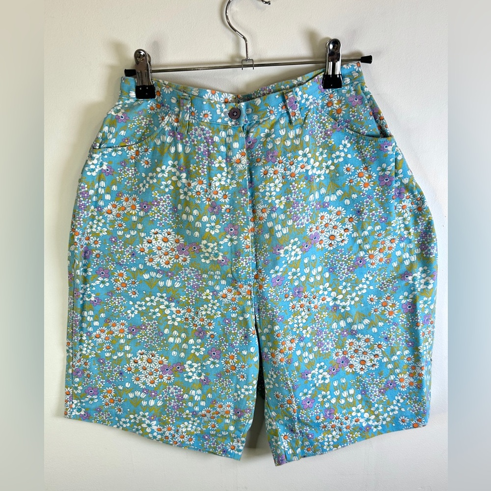 Vintage 1960s Floral Blue White Daisy High Waist Shorts Women’s size 24